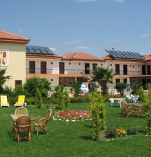 Moms Hotel