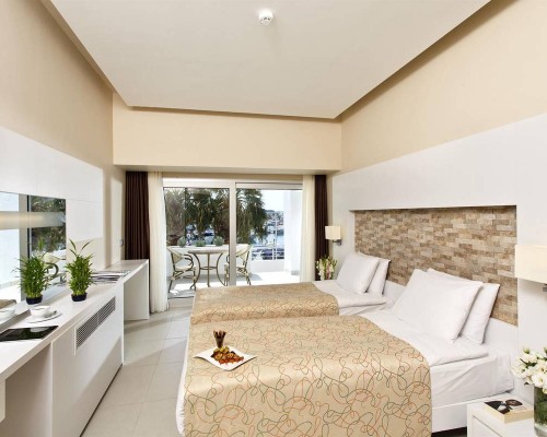 Altin Yunus Apart 5* — апартаменты в Чешме