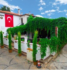 Ados Hotel