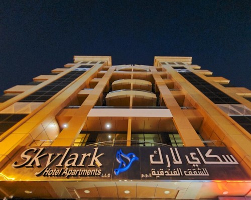 Skylark Hotel Apartments 3* — апартаменты в Аль-Барше, Дубай