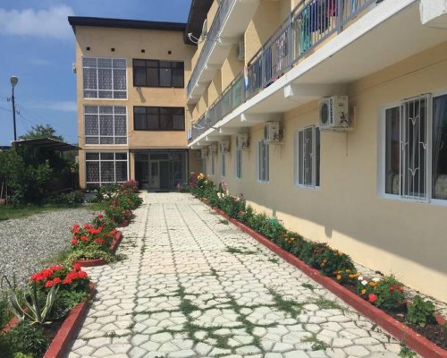 Dionisy Guest House, Пицунда: честный обзор гостевого дома
