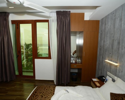 H78 Maldives 4* — отель в Хулхумале, Северный Мале