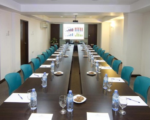 Mookai Suites Hotel 4* — отель в центре Мале