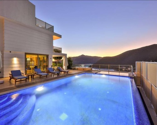 Private Villa Moonshine в Калкане: что известно об этой вилле