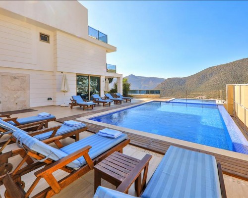 Private Villa Moonshine в Калкане: что известно об этой вилле