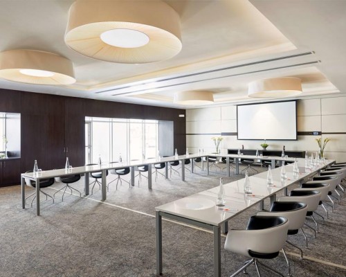 Hyatt Place Hotel Baniyas Square — отель 4* в Дубае