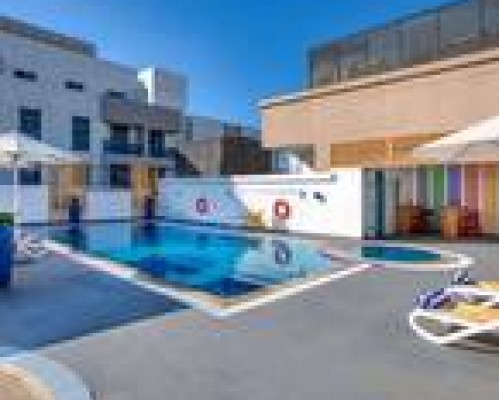 La Quinta by Wyndham Dubai Jumeirah, Дубай