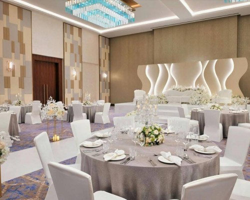 Holiday Inn Dubai Al-Maktoum Airport 4* (Дубай, ОАЭ)