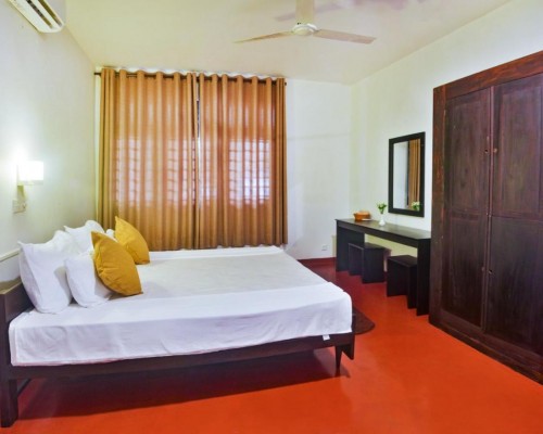 JLH Beach Hotel Hikkaduwa — отель в Хиккадуве, Шри-Ланка
