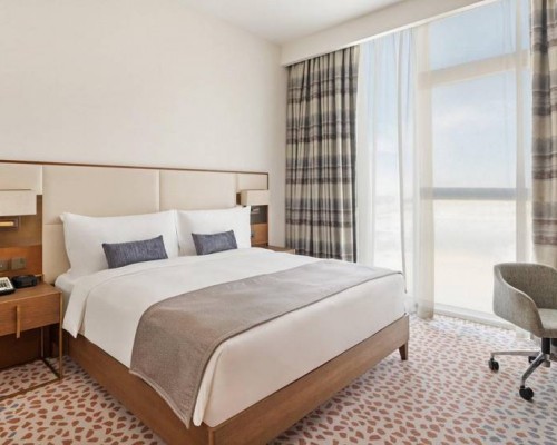 Staybridge Suites Dubai Al-Maktoum Airport, an IHG Hotel в Дубае