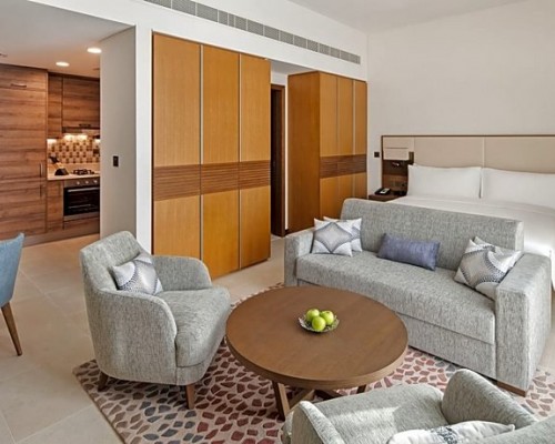 Staybridge Suites Dubai Al-Maktoum Airport, an IHG Hotel в Дубае