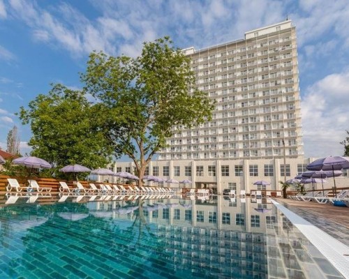 Гранд Отель Россия 3* в Гудауте: честный обзор для туристов