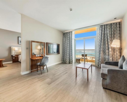 Radisson Resort Ras Al Khaimah Marjan Island 4* — Рас-эль-Хайма