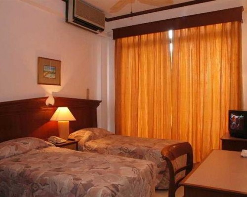 Candies Hotel Maldives в Мале: что известно об отеле