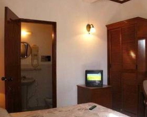 Candies Hotel Maldives в Мале: что известно об отеле