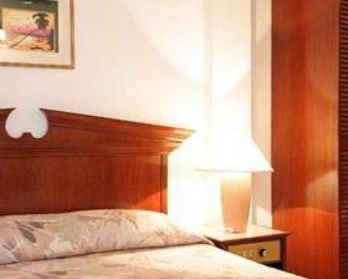Candies Hotel Maldives в Мале: что известно об отеле