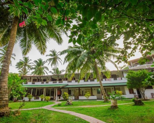 Sea View Beach Resort 2* — Унаватуна, Шри-Ланка