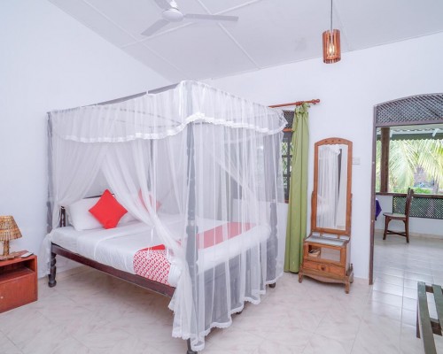 Sea View Beach Resort 2* — Унаватуна, Шри-Ланка