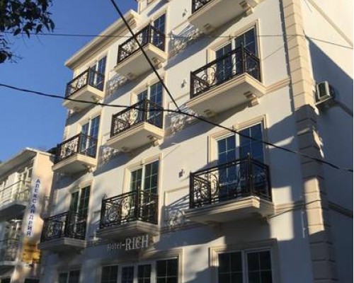 Rich Hotel в Гагре: 80 метров до пляжа, без официальной категории