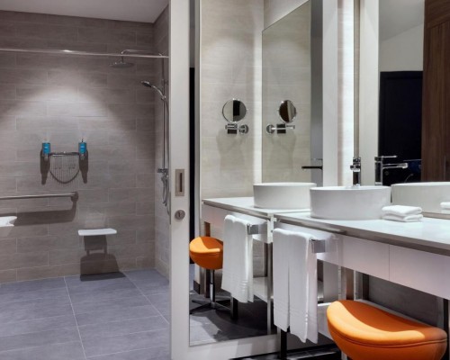 Отель Aloft Al Mina 4* в Дубае: честный обзор