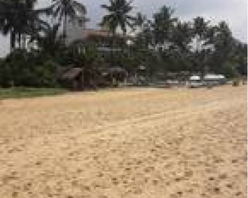 Sea Front Hikkaduwa — гостевой дом на первой линии в Хиккадуве
