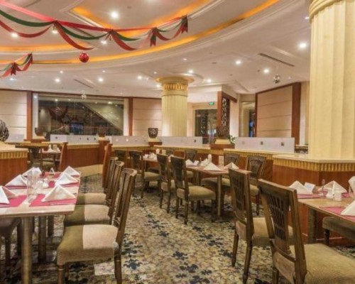 Baohong Hotel Sanya — отель на Хайнане в 500 м от пляжа