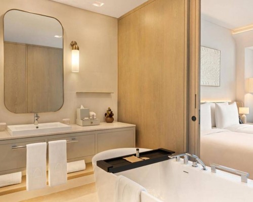 Palace Dubai Creek Harbour 5* — отель в Дубае, район Dubai Creek Harbour