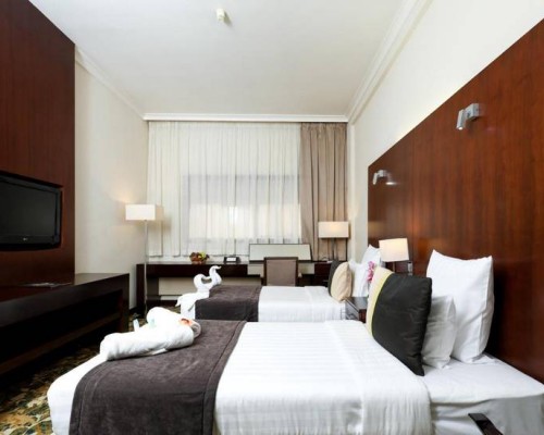 Aavri Hotel 4*
