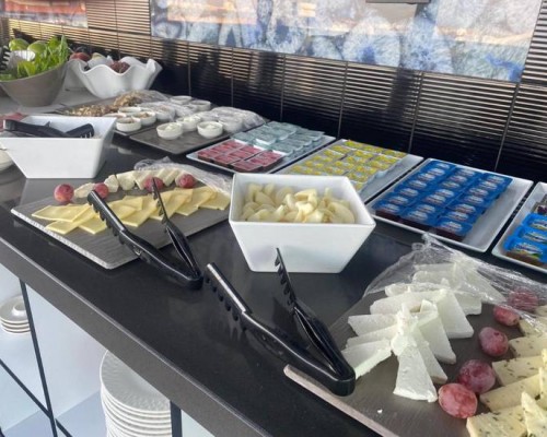 In the Middle Hotel 3* — отель в центре Антальи