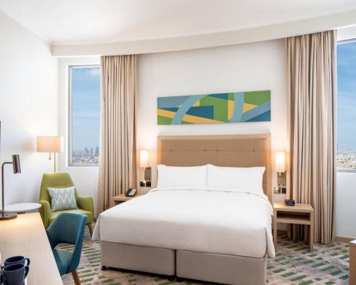 Holiday Inn & Suites Dubai Science Park 4* — отель в Дубае