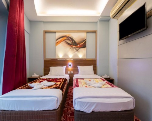 Tanha Hotel 2*