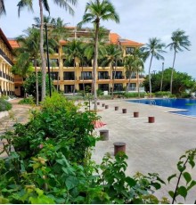 Hon Rom Central Beach Resort 2*