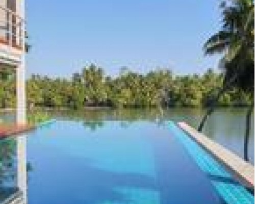 Отель 33 Lake Terrace 5* в Хиккадуве