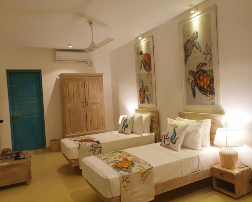 Отель 33 Lake Terrace 5* в Хиккадуве