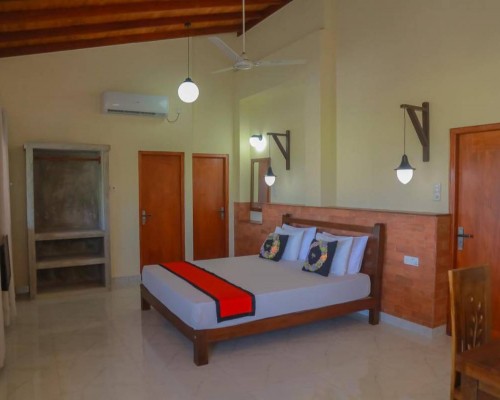 Athithi Villa 3* — отель в Хиккадуве, Шри-Ланка