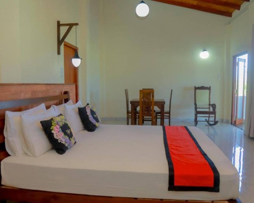 Athithi Villa 3* — отель в Хиккадуве, Шри-Ланка