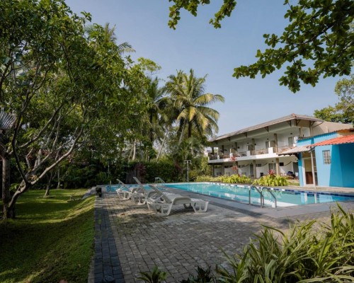 Blue Fox Hikkaduwa 3* — отель в Хиккадуве, Шри-Ланка
