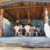 Main Reef Guest House, Хиккадува — гостевой дом у пляжа