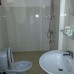 Main Reef Guest House, Хиккадува — гостевой дом у пляжа
