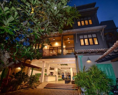 At Ease Beach Hotel 3* в Хиккадуве — спокойный отель у океана