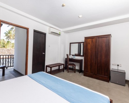 The Beach Talpe 4* — пляжный отель в Унаватуне