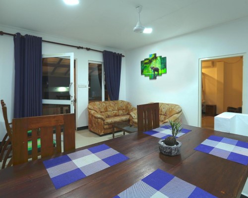 Sea View Villa — отель 2* в Хиккадуве, Шри-Ланка