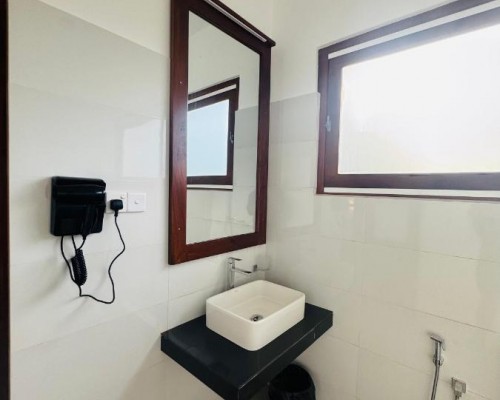 Villa Red Lobster 3* — Хиккадува, Шри-Ланка