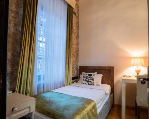 Cedrus Hotel 3* в старом городе Калеичи, Анталья