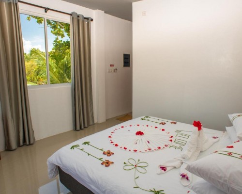 Finolhu Dhigurah GuestHouse 3* — Ари Атолл, Мальдивы