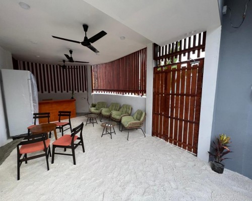 Finolhu Dhigurah GuestHouse 3* — Ари Атолл, Мальдивы