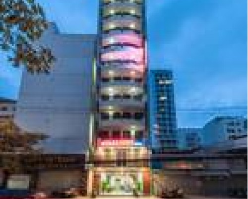 Star Light Hotel Nha Trang 2* — бюджетный отель в центре Нячанга