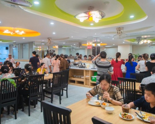 Star Light Hotel Nha Trang 2* — бюджетный отель в центре Нячанга