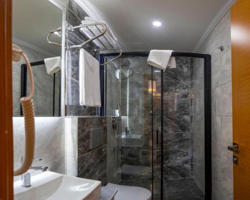 Diamond Luxury Hotel Antalya 3* — отель в центре Антальи