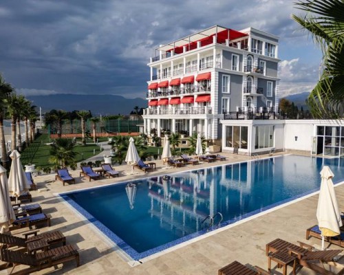 SPA-Hotel Grace Aqua Villa в Сухуме — у моря, с бассейном и SPA